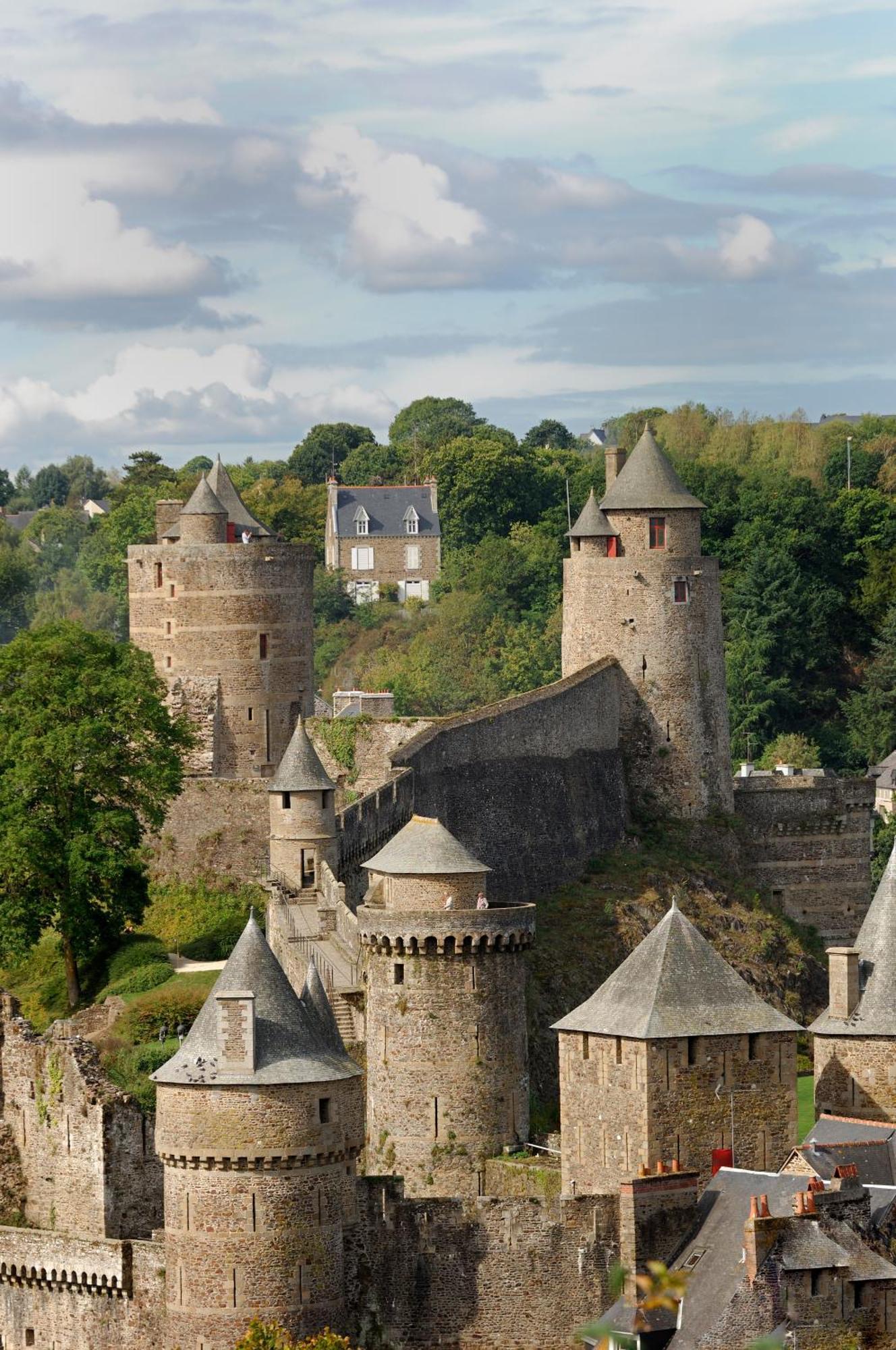 Hotel The Originals Boutique, Le Lion D'or, Fougères Ouest 3*