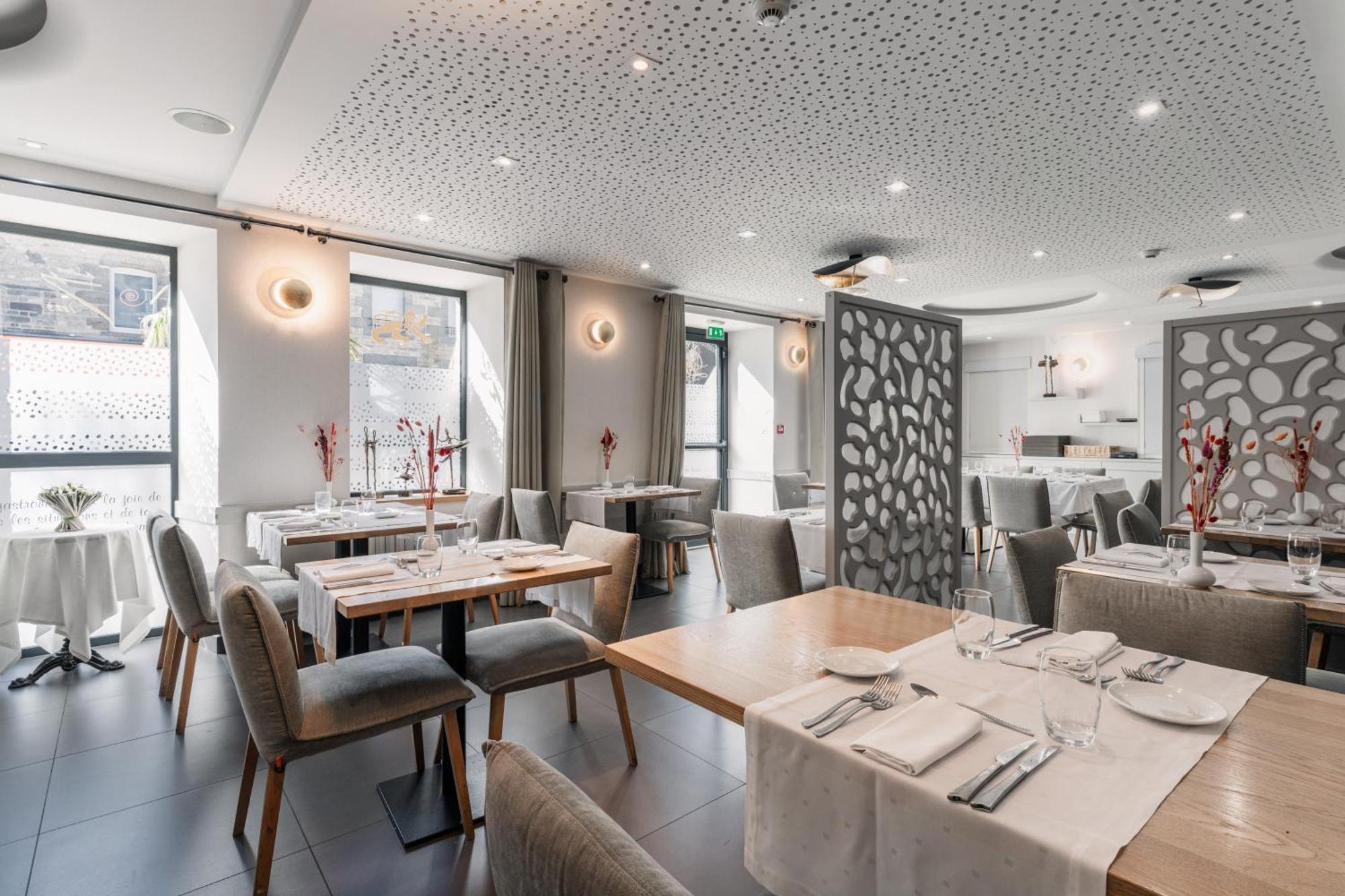 The Originals Boutique, Le Lion D'or, Fougères Ouest Hotel Maen Roch