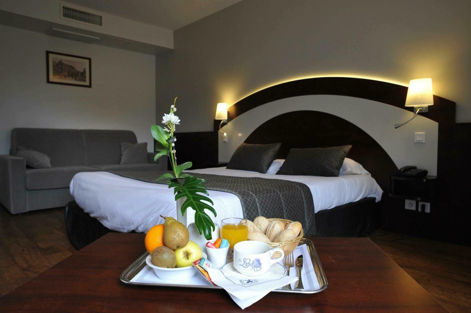The Originals Boutique, Le Lion D'or, Fougères Ouest Hotel